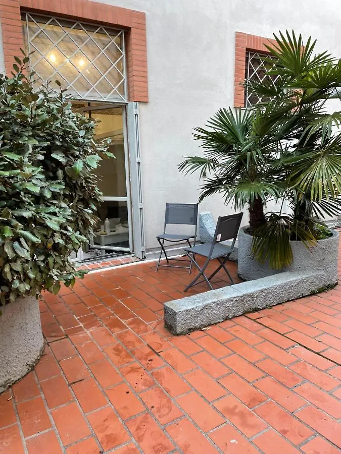 Studio rénové, terrasse privative, 300m du Capitole Toulouse Francia