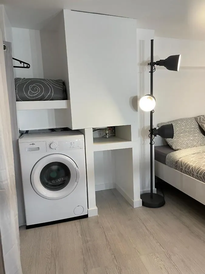 Studio rénové, terrasse privative, 300m du Capitole Toulouse Apartamento